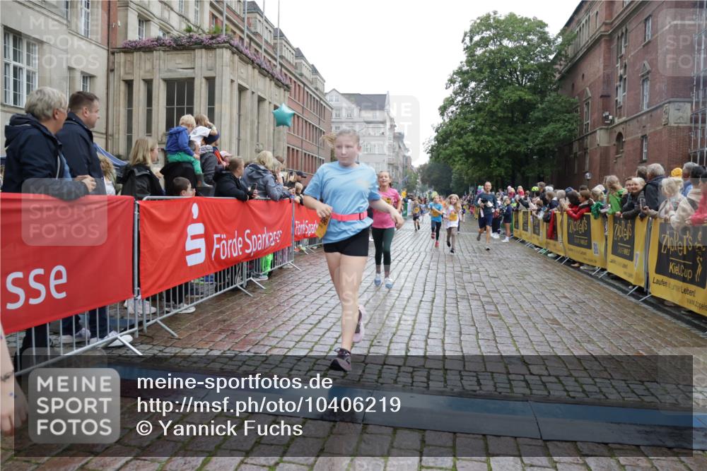 13.09.2026 - Kiel Lauf Yannick Fuchs http://msf.ph/oto/10406219 13.09.2026 08:58:35 Ziel 515, 1188, 1382, 2100, 4965, 5092, 5200, 5536, 5537, 5908, 7022, 8354, 11430, 11783, 12297, 734, 1158, 1382, 1462, 1791, 2710, 2908, 3145, 3150, 3217, 3492, 3567, 3686, 3891, 4115, 4491, 4546, 4550, 4622, 4995, 4999, 5005, 6246, 6350, 6428, 6588, 6984, 7018, 7026, 7031, 7574, 7576, 7812, 8067, 9097, 9372, 9490, 9585, 9620, 9622, 9701, 9852, 10242, 10566, 10890, 10899, 10925, 11077, 11638, 11673, 12216, 27, 339, 1119, 1348, 3242, 5201, 6151, 6573, 6896, 7223, 7407 meine-sportfotos.de