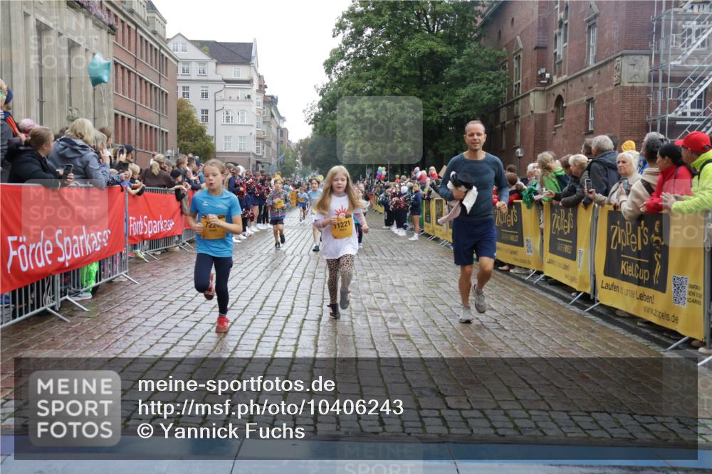 13.09.2026 - Kiel Lauf Yannick Fuchs http://msf.ph/oto/10406243 13.09.2026 08:58:38 Ziel 515, 1188, 2100, 4965, 5092, 5200, 5536, 5537, 5908, 7022, 7407, 8354, 11430, 11783, 12297, 734, 1158, 1382, 1462, 2710, 2908, 3145, 3150, 3217, 3492, 3567, 3686, 4115, 4491, 4546, 4550, 4622, 4995, 4999, 5005, 6246, 6350, 6428, 6588, 7018, 7026, 7031, 7574, 7576, 7812, 8067, 9097, 9372, 9490, 9585, 9620, 9622, 9701, 9852, 10242, 10566, 10890, 10899, 10925, 11077, 11638, 11673, 12216, 27, 339, 1119, 1348, 3242, 5201, 6151, 6573, 6883, 6896, 7223, 8944 meine-sportfotos.de