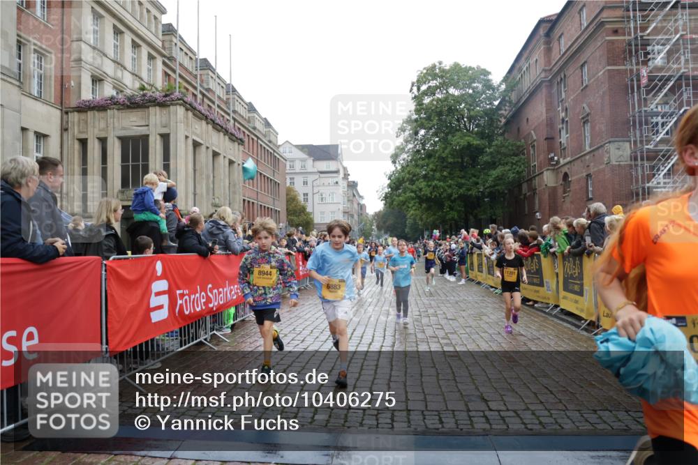13.09.2026 - Kiel Lauf Yannick Fuchs http://msf.ph/oto/10406275 13.09.2026 08:58:41 Ziel 27, 339, 515, 1348, 2100, 4965, 5092, 5200, 5201, 5536, 5537, 6573, 7022, 7407, 8354, 9773, 11252, 11430, 11783, 12297, 734, 1158, 1188, 1382, 2710, 2908, 3145, 3150, 3217, 3492, 3686, 4115, 4491, 4546, 4550, 4622, 4965, 4999, 5005, 5908, 6246, 6428, 6588, 7018, 7026, 7031, 7574, 7576, 8067, 9097, 9372, 9490, 9585, 9620, 9622, 9701, 9852, 10242, 10566, 10890, 10899, 10925, 11077, 11638, 11673, 12216, 1119, 2725, 3242, 5106, 5629, 6151, 6883, 6896, 7223, 7739, 8944 meine-sportfotos.de