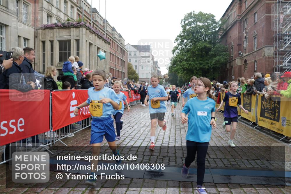 13.09.2026 - Kiel Lauf Yannick Fuchs http://msf.ph/oto/10406308 13.09.2026 08:58:44 Ziel 27, 339, 515, 1119, 1348, 2100, 5092, 5200, 5201, 5536, 5537, 6151, 6573, 7022, 7407, 9773, 10211, 10821, 11252, 11386, 11430, 11783, 12297, 12517, 734, 1158, 1188, 1382, 2710, 3145, 3150, 3217, 3492, 3686, 4115, 4491, 4546, 4550, 4622, 4965, 5908, 6246, 6428, 6588, 7018, 7026, 8067, 8354, 9585, 9620, 9622, 9701, 9852, 10242, 10890, 10899, 10925, 11077, 11638, 11673, 512, 1848, 2725, 3242, 5106, 5629, 6883, 6896, 7223, 7739, 7916, 8944 meine-sportfotos.de