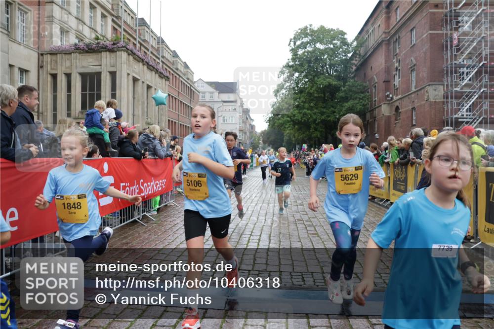 13.09.2026 - Kiel Lauf Yannick Fuchs http://msf.ph/oto/10406318 13.09.2026 08:58:45 Ziel 27, 339, 515, 1119, 1348, 2100, 3242, 5092, 5200, 5201, 5536, 5537, 6151, 6573, 7022, 7407, 9773, 10211, 10821, 11252, 11386, 11430, 11783, 11924, 12297, 12517, 515, 734, 1158, 1188, 1382, 2710, 3145, 3150, 3217, 3492, 3686, 4115, 4491, 4546, 4550, 4622, 4965, 5908, 6246, 6428, 6588, 7018, 7026, 8067, 8354, 9585, 9620, 9622, 9701, 9852, 10242, 10890, 10899, 10925, 11077, 11673, 512, 1848, 2725, 5106, 5629, 6883, 6896, 7223, 7739, 7916, 8944 meine-sportfotos.de