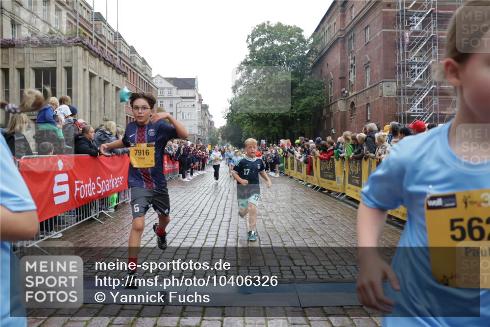 13.09.2026 - Kiel Lauf Yannick Fuchs http://msf.ph/oto/10406326 13.09.2026 08:58:46 Ziel 27, 339, 1119, 1348, 2100, 3242, 5092, 5200, 5201, 5536, 5537, 6151, 6573, 7022, 7407, 9773, 10211, 10821, 11252, 11386, 11430, 11783, 11924, 12297, 12517, 515, 734, 1158, 1188, 1382, 2100, 2710, 3145, 3150, 3217, 3492, 3686, 4115, 4491, 4546, 4550, 4622, 4965, 5908, 6246, 6428, 6588, 7018, 7022, 8067, 8354, 9585, 9620, 9622, 9701, 9852, 10242, 10890, 10899, 10925, 11077, 11673, 512, 1848, 2725, 4026, 5106, 5629, 6883, 6896, 7028, 7223, 7739, 7916, 8944, 734 meine-sportfotos.de