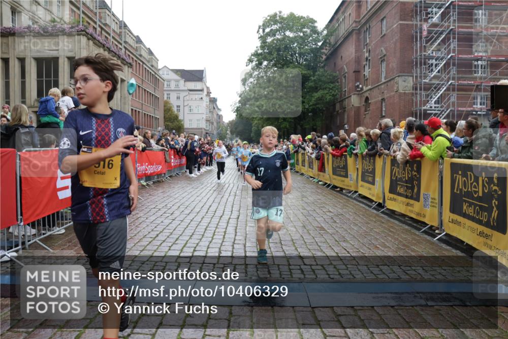 13.09.2026 - Kiel Lauf Yannick Fuchs http://msf.ph/oto/10406329 13.09.2026 08:58:46 Ziel 27, 339, 1119, 1348, 2100, 3242, 5092, 5200, 5201, 5536, 5537, 6151, 6573, 7022, 7407, 9773, 10211, 10821, 11252, 11386, 11430, 11783, 11924, 12297, 12517, 515, 734, 1158, 1188, 1382, 2100, 2710, 3145, 3150, 3217, 3492, 3686, 4115, 4491, 4546, 4550, 4622, 4965, 5908, 6246, 6428, 6588, 7018, 7022, 8067, 8354, 9585, 9620, 9622, 9701, 9852, 10242, 10890, 10899, 10925, 11077, 11673, 512, 1848, 2725, 4026, 5106, 5629, 6883, 6896, 7028, 7223, 7739, 7916, 8944, 734 meine-sportfotos.de