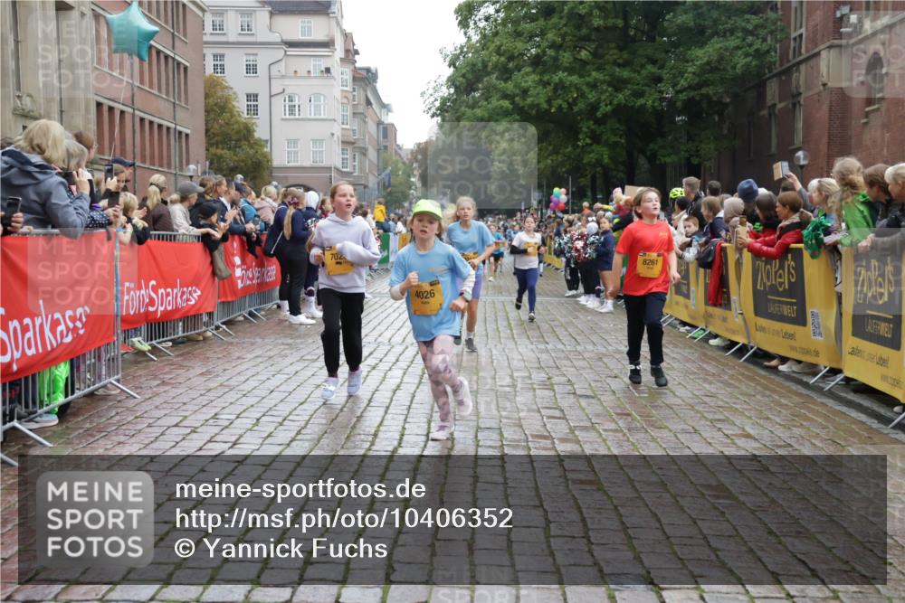 13.09.2026 - Kiel Lauf Yannick Fuchs http://msf.ph/oto/10406352 13.09.2026 08:58:48 Ziel 27, 339, 1119, 1348, 3242, 5201, 5536, 5537, 6151, 6573, 7407, 9773, 10211, 10292, 10821, 11252, 11386, 11783, 11924, 12297, 12517, 515, 734, 1158, 1188, 1382, 2100, 2710, 3145, 3150, 3217, 3492, 3686, 4115, 4546, 4550, 4622, 4965, 5092, 5200, 5908, 6588, 7018, 7022, 8067, 8354, 9620, 9622, 9701, 9852, 10242, 10890, 10899, 10925, 11077, 11430, 11783, 118, 512, 1848, 2725, 4026, 5106, 5629, 6883, 6896, 7028, 7223, 7739, 7916, 8261, 8944, 9215, 734, 2710, 3145, 3150 meine-sportfotos.de