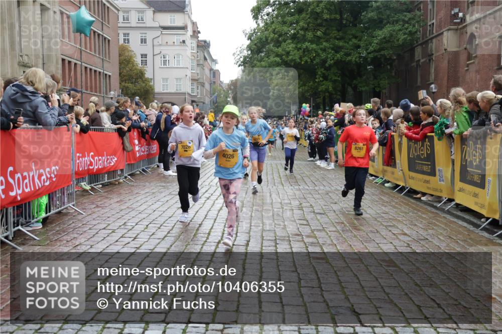 13.09.2026 - Kiel Lauf Yannick Fuchs http://msf.ph/oto/10406355 13.09.2026 08:58:48 Ziel 27, 339, 1119, 1348, 3242, 5201, 5536, 5537, 6151, 6573, 7407, 9773, 10211, 10292, 10821, 11252, 11386, 11783, 11924, 12297, 12517, 515, 734, 1158, 1188, 1382, 2100, 2710, 3145, 3150, 3217, 3492, 3686, 4115, 4546, 4550, 4622, 4965, 5092, 5200, 5908, 6588, 7018, 7022, 8067, 8354, 9620, 9622, 9701, 9852, 10242, 10890, 10899, 10925, 11077, 11430, 11783, 118, 512, 1848, 2725, 4026, 5106, 5629, 6883, 6896, 7028, 7223, 7739, 7916, 8261, 8944, 9215, 734, 2710, 3145, 3150 meine-sportfotos.de