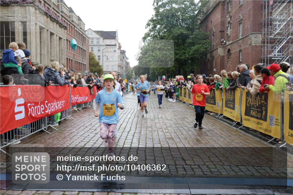 13.09.2026 - Kiel Lauf Yannick Fuchs http://msf.ph/oto/10406362 13.09.2026 08:58:49 Ziel 27, 339, 1119, 1348, 3242, 5201, 5536, 5537, 6151, 6573, 6896, 7407, 9773, 10211, 10292, 10821, 11252, 11386, 11924, 12297, 12517, 515, 734, 1158, 1188, 1382, 2100, 2710, 3145, 3150, 3217, 3492, 3686, 4115, 4546, 4550, 4622, 4965, 5092, 5200, 5908, 6588, 7018, 7022, 8067, 8354, 9620, 9701, 9852, 10242, 10890, 10899, 10925, 11077, 11430, 11783, 118, 512, 1848, 2725, 4026, 5106, 5629, 6883, 7028, 7223, 7739, 7916, 8261, 8944, 9215, 734, 2710, 3145, 3150, 3492 meine-sportfotos.de