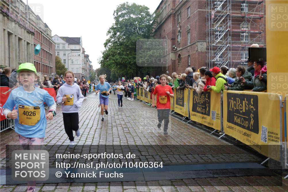 13.09.2026 - Kiel Lauf Yannick Fuchs http://msf.ph/oto/10406364 13.09.2026 08:58:49 Ziel 27, 339, 1119, 1348, 3242, 5201, 5536, 5537, 6151, 6573, 6896, 7407, 9773, 10211, 10292, 10821, 11252, 11386, 11924, 12297, 12517, 515, 734, 1158, 1188, 1382, 2100, 2710, 3145, 3150, 3217, 3492, 3686, 4115, 4546, 4550, 4622, 4965, 5092, 5200, 5908, 6588, 7018, 7022, 8067, 8354, 9620, 9701, 9852, 10242, 10890, 10899, 10925, 11077, 11430, 11783, 118, 512, 1848, 2725, 4026, 5106, 5629, 6883, 7028, 7223, 7739, 7916, 8261, 8944, 9215, 734, 2710, 3145, 3150, 3492 meine-sportfotos.de