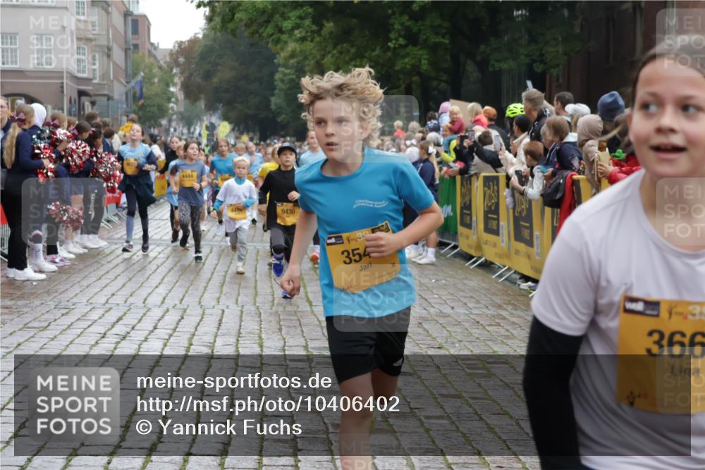 13.09.2026 - Kiel Lauf Yannick Fuchs http://msf.ph/oto/10406402 13.09.2026 08:58:54 Ziel 27, 339, 1119, 1348, 3242, 5201, 6151, 6573, 6883, 6896, 7223, 8944, 9773, 10211, 10292, 10334, 10821, 11201, 11252, 11386, 11924, 12517, 515, 1158, 1188, 1382, 2100, 3217, 3686, 4115, 4546, 4622, 4965, 5092, 5200, 5201, 5536, 5537, 5908, 6573, 7022, 7407, 8067, 8354, 9620, 9852, 10242, 10925, 11252, 11430, 11783, 12297, 118, 512, 1848, 2725, 3543, 3666, 4026, 4064, 5106, 5629, 7028, 7739, 7916, 8261, 9215, 9430, 734, 1158, 2710, 3145, 3150, 3492, 3686, 4115, 4546 meine-sportfotos.de