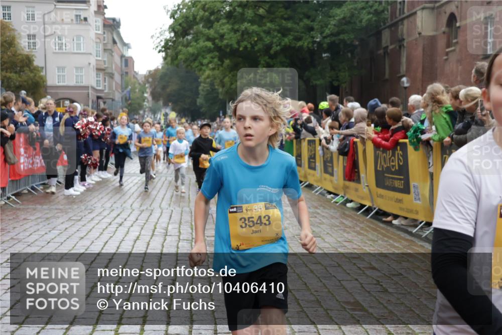 13.09.2026 - Kiel Lauf Yannick Fuchs http://msf.ph/oto/10406410 13.09.2026 08:58:55 Ziel 27, 339, 1119, 1348, 3242, 6151, 6883, 6896, 7223, 7739, 8944, 9773, 10211, 10292, 10334, 10821, 11201, 11386, 11924, 12517, 515, 1158, 1188, 1348, 1382, 2100, 3217, 3686, 4115, 4622, 4965, 5092, 5200, 5201, 5536, 5537, 5908, 6573, 7022, 7407, 8067, 8354, 9852, 10242, 10925, 11252, 11430, 11783, 12297, 118, 512, 1848, 2725, 3543, 3666, 3767, 4026, 4064, 4444, 5106, 5629, 7028, 7706, 7916, 8261, 9215, 9430, 734, 1158, 2710, 3145, 3150, 3492, 3686, 4115, 4546, 4622 meine-sportfotos.de
