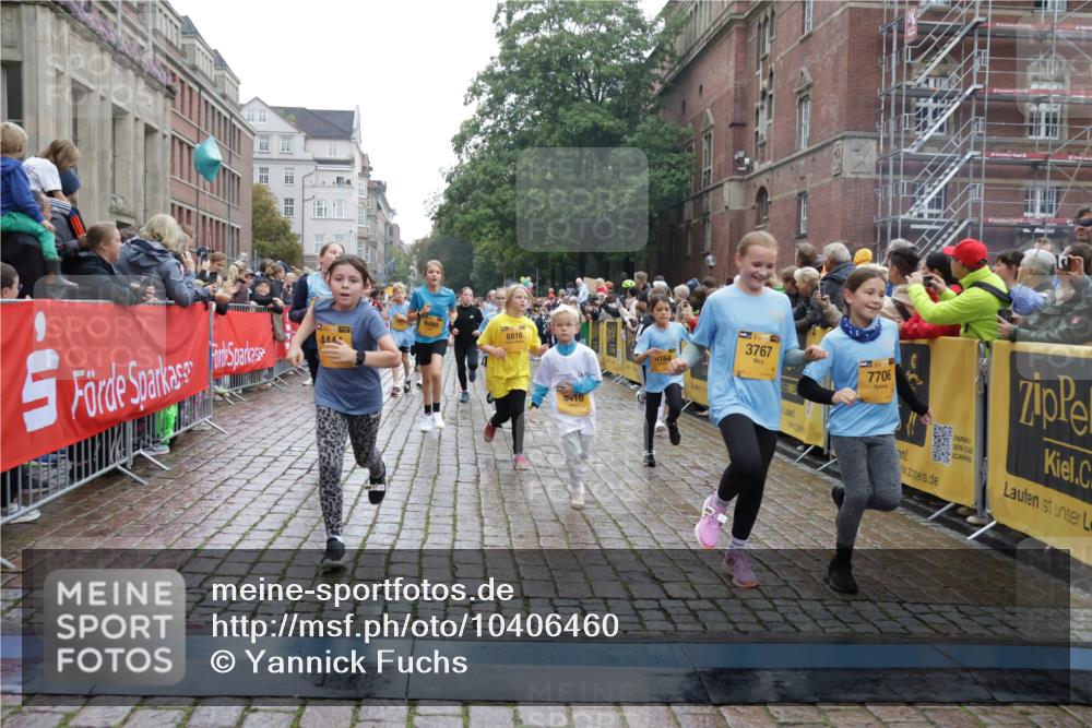 13.09.2026 - Kiel Lauf Yannick Fuchs http://msf.ph/oto/10406460 13.09.2026 08:58:59 Ziel 512, 1119, 1848, 2725, 3242, 5106, 5629, 6151, 6883, 6896, 7223, 7739, 7916, 8944, 10292, 10334, 10821, 11201, 11386, 11575, 11924, 27, 339, 515, 1119, 1188, 1348, 1382, 2100, 3217, 4965, 5092, 5200, 5201, 5536, 5537, 5908, 6151, 6573, 7022, 7407, 8354, 9773, 10211, 10821, 11252, 11386, 11430, 11783, 12297, 12517, 118, 3543, 3666, 3767, 4026, 4064, 4164, 4444, 6480, 6816, 7028, 7706, 8261, 9215, 9430, 1158, 1382, 3217, 3492, 3686, 4115, 4546, 4622 meine-sportfotos.de