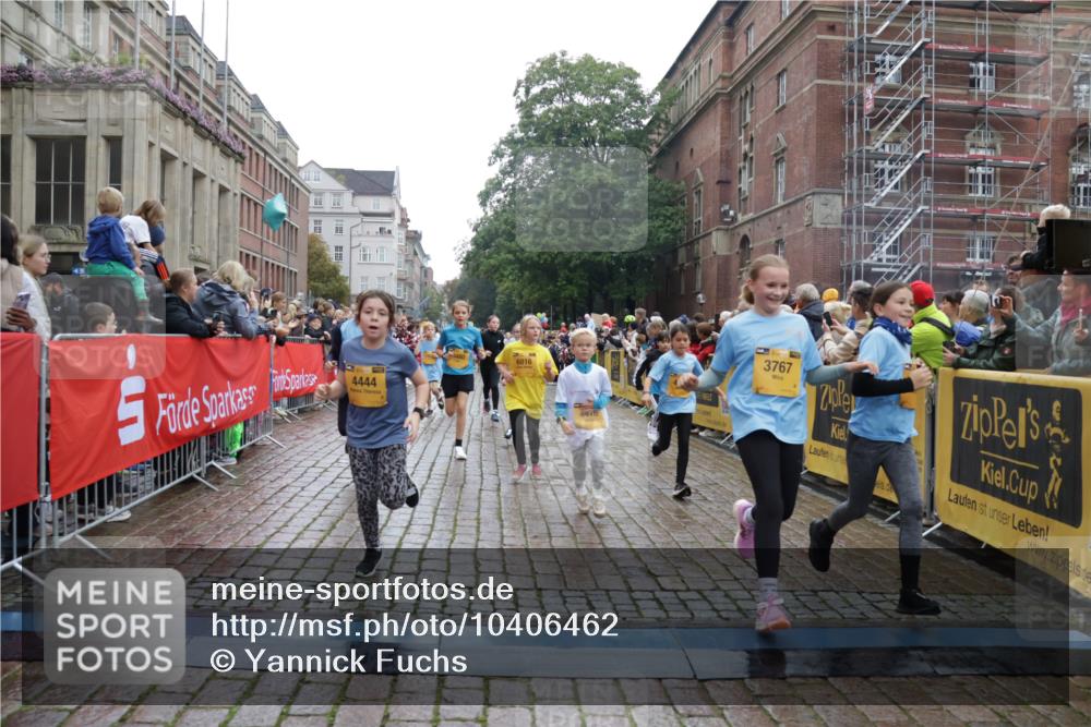 13.09.2026 - Kiel Lauf Yannick Fuchs http://msf.ph/oto/10406462 13.09.2026 08:58:59 Ziel 512, 1119, 1848, 2725, 3242, 5106, 5629, 6151, 6883, 6896, 7223, 7739, 7916, 8944, 10292, 10334, 10821, 11201, 11386, 11575, 11924, 27, 339, 515, 1119, 1188, 1348, 1382, 2100, 3217, 4965, 5092, 5200, 5201, 5536, 5537, 5908, 6151, 6573, 7022, 7407, 8354, 9773, 10211, 10821, 11252, 11386, 11430, 11783, 12297, 12517, 118, 3543, 3666, 3767, 4026, 4064, 4164, 4444, 6480, 6816, 7028, 7706, 8261, 9215, 9430, 1158, 1382, 3217, 3492, 3686, 4115, 4546, 4622 meine-sportfotos.de