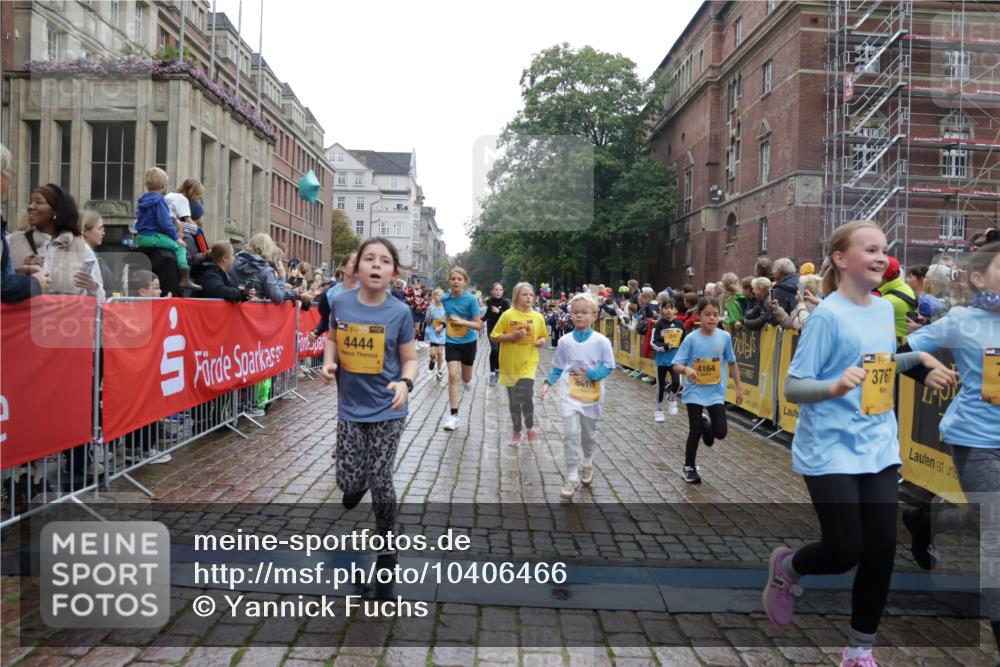 13.09.2026 - Kiel Lauf Yannick Fuchs http://msf.ph/oto/10406466 13.09.2026 08:58:59 Ziel 512, 1119, 1848, 2725, 3242, 5106, 5629, 6151, 6883, 6896, 7223, 7739, 7916, 8944, 10292, 10334, 10821, 11201, 11386, 11575, 11924, 27, 339, 515, 1119, 1188, 1348, 1382, 2100, 3217, 4965, 5092, 5200, 5201, 5536, 5537, 5908, 6151, 6573, 7022, 7407, 8354, 9773, 10211, 10821, 11252, 11386, 11430, 11783, 12297, 12517, 118, 3543, 3666, 3767, 4026, 4064, 4164, 4444, 6480, 6816, 7028, 7706, 8261, 9215, 9430, 1158, 1382, 3217, 3492, 3686, 4115, 4546, 4622 meine-sportfotos.de