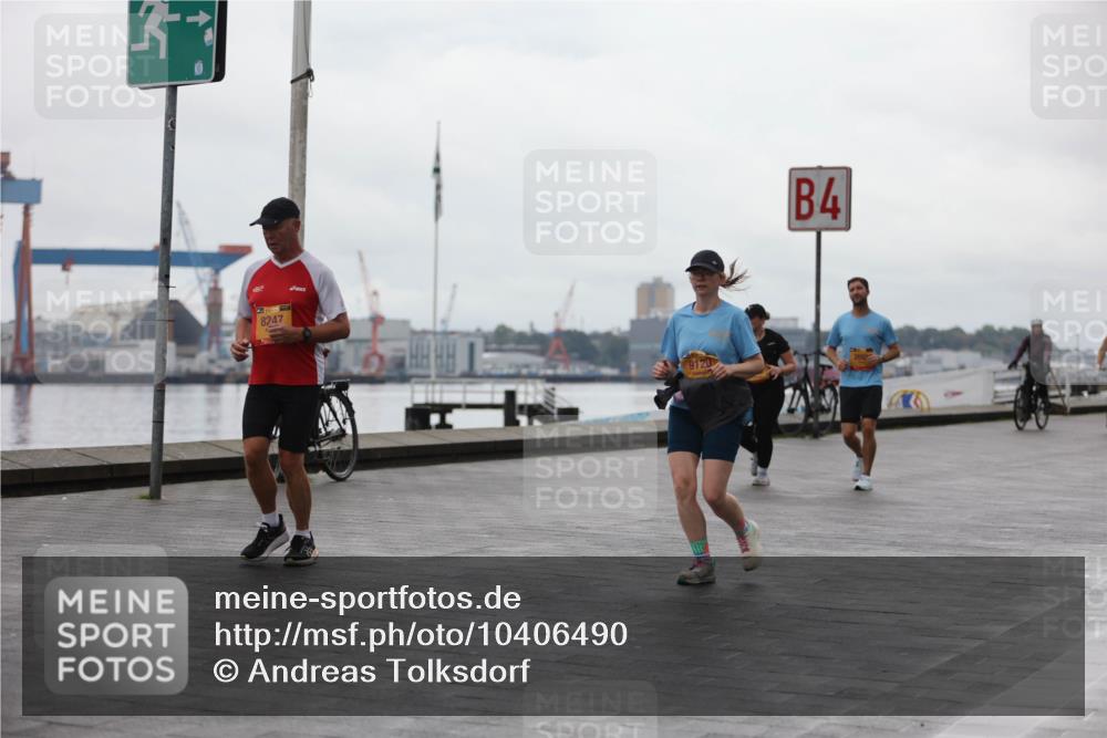 13.09.2026 - Kiel Lauf Andreas Tolksdorf http://msf.ph/oto/10406490 13.09.2026 11:08:24 Kiellinie 8247, 9120, 4 meine-sportfotos.de