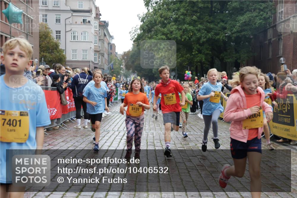 13.09.2026 - Kiel Lauf Yannick Fuchs http://msf.ph/oto/10406532 13.09.2026 08:59:05 Ziel 118, 512, 1848, 2725, 3666, 4026, 5106, 5629, 6883, 7028, 7223, 7739, 7916, 8261, 8944, 9215, 10334, 11201, 11575, 27, 339, 515, 1119, 1188, 1348, 2100, 3242, 4965, 5092, 5200, 5201, 5536, 5537, 6151, 6573, 6896, 7022, 7223, 7407, 8354, 9773, 10211, 10292, 10821, 11252, 11386, 11430, 11783, 11924, 12297, 12517, 3543, 3767, 3803, 3958, 4064, 4164, 4426, 4444, 4498, 5131, 5590, 6480, 6816, 7337, 7371, 7401, 7706, 9293, 9430, 1382, 3217, 4622 meine-sportfotos.de