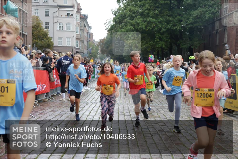 13.09.2026 - Kiel Lauf Yannick Fuchs http://msf.ph/oto/10406533 13.09.2026 08:59:05 Ziel 118, 512, 1848, 2725, 3666, 4026, 5106, 5629, 6883, 7028, 7223, 7739, 7916, 8261, 8944, 9215, 10334, 11201, 11575, 27, 339, 515, 1119, 1188, 1348, 2100, 3242, 4965, 5092, 5200, 5201, 5536, 5537, 6151, 6573, 6896, 7022, 7223, 7407, 8354, 9773, 10211, 10292, 10821, 11252, 11386, 11430, 11783, 11924, 12297, 12517, 3543, 3767, 3803, 3958, 4064, 4164, 4426, 4444, 4498, 5131, 5590, 6480, 6816, 7337, 7371, 7401, 7706, 9293, 9430, 1382, 3217, 4622 meine-sportfotos.de