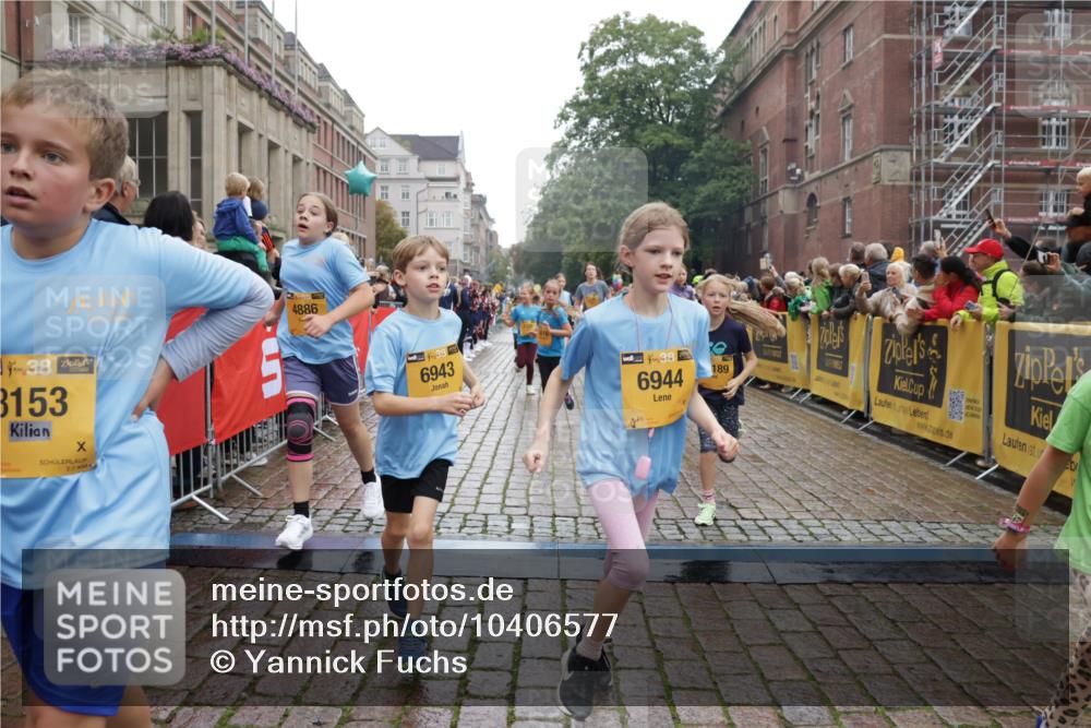 13.09.2026 - Kiel Lauf Yannick Fuchs http://msf.ph/oto/10406577 13.09.2026 08:59:10 Ziel 118, 512, 1848, 2725, 3543, 3666, 3767, 4026, 4064, 4444, 5106, 5629, 7028, 7706, 7739, 7916, 8261, 9215, 9430, 11575, 27, 339, 515, 1119, 1348, 2100, 3242, 5092, 5200, 5201, 5536, 5537, 6151, 6573, 6883, 6896, 7022, 7223, 7407, 7739, 8944, 9773, 10211, 10292, 10334, 10821, 11201, 11252, 11386, 11430, 11783, 11924, 12297, 12517, 125, 1413, 1549, 1792, 2342, 3165, 3803, 3958, 4164, 4426, 4498, 4886, 5016, 5131, 5590, 6480, 6816, 6943, 7337, 7371, 7401, 9293 meine-sportfotos.de