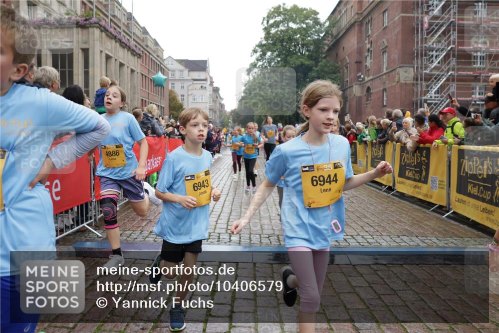 13.09.2026 - Kiel Lauf Yannick Fuchs http://msf.ph/oto/10406579 13.09.2026 08:59:10 Ziel 118, 512, 1848, 2725, 3543, 3666, 3767, 4026, 4064, 4444, 5106, 5629, 7028, 7706, 7739, 7916, 8261, 9215, 9430, 11575, 27, 339, 515, 1119, 1348, 2100, 3242, 5092, 5200, 5201, 5536, 5537, 6151, 6573, 6883, 6896, 7022, 7223, 7407, 7739, 8944, 9773, 10211, 10292, 10334, 10821, 11201, 11252, 11386, 11430, 11783, 11924, 12297, 12517, 125, 1413, 1549, 1792, 2342, 3165, 3803, 3958, 4164, 4426, 4498, 4886, 5016, 5131, 5590, 6480, 6816, 6943, 7337, 7371, 7401, 9293 meine-sportfotos.de