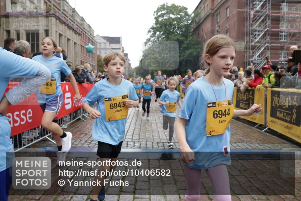 13.09.2026 - Kiel Lauf Yannick Fuchs http://msf.ph/oto/10406582 13.09.2026 08:59:10 Ziel 118, 512, 1848, 2725, 3543, 3666, 3767, 4026, 4064, 4444, 5106, 5629, 7028, 7706, 7739, 7916, 8261, 9215, 9430, 11575, 27, 339, 515, 1119, 1348, 2100, 3242, 5092, 5200, 5201, 5536, 5537, 6151, 6573, 6883, 6896, 7022, 7223, 7407, 7739, 8944, 9773, 10211, 10292, 10334, 10821, 11201, 11252, 11386, 11430, 11783, 11924, 12297, 12517, 125, 1413, 1549, 1792, 2342, 3165, 3803, 3958, 4164, 4426, 4498, 4886, 5016, 5131, 5590, 6480, 6816, 6943, 7337, 7371, 7401, 9293 meine-sportfotos.de