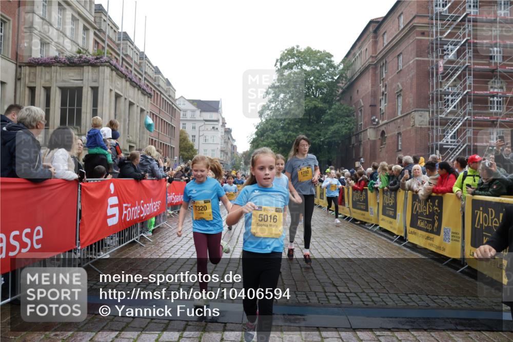 13.09.2026 - Kiel Lauf Yannick Fuchs http://msf.ph/oto/10406594 13.09.2026 08:59:12 Ziel 118, 512, 1848, 3543, 3666, 3767, 4026, 4064, 4164, 4444, 6480, 6816, 7028, 7706, 7916, 8261, 9215, 9430, 9623, 10682, 11575, 27, 339, 1119, 1348, 2725, 3242, 5092, 5106, 5200, 5201, 5536, 5537, 5629, 6151, 6573, 6883, 6896, 7223, 7407, 7739, 7916, 8944, 9773, 10211, 10292, 10334, 10821, 11201, 11252, 11386, 11430, 11783, 11924, 12297, 12517, 125, 1413, 1549, 1792, 2342, 3165, 3803, 3958, 4426, 4481, 4498, 4886, 5016, 5131, 5590, 6943, 7337, 7371, 7401, 9293 meine-sportfotos.de