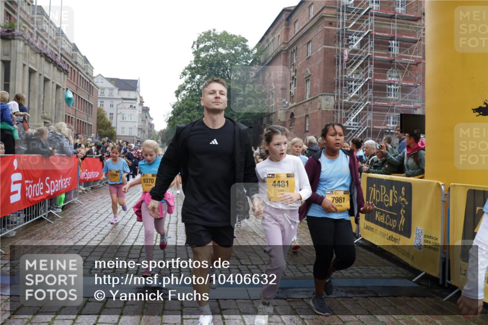 13.09.2026 - Kiel Lauf Yannick Fuchs http://msf.ph/oto/10406632 13.09.2026 08:59:16 Ziel 118, 3543, 3666, 3767, 3803, 3958, 4026, 4064, 4164, 4426, 4444, 5590, 6480, 6816, 7028, 7401, 7706, 8261, 9215, 9293, 9430, 9623, 10682, 11617, 11808, 12004, 27, 339, 512, 1119, 1348, 1848, 2725, 3242, 4026, 5106, 5201, 5629, 6151, 6573, 6883, 6896, 7028, 7223, 7407, 7739, 7916, 8944, 9773, 10211, 10292, 10334, 10821, 11201, 11252, 11386, 11575, 11924, 12517, 125, 579, 1413, 1549, 1792, 2342, 3165, 3537, 3890, 4481, 4498, 4886, 5016, 5131, 6943, 7337, 7371 meine-sportfotos.de