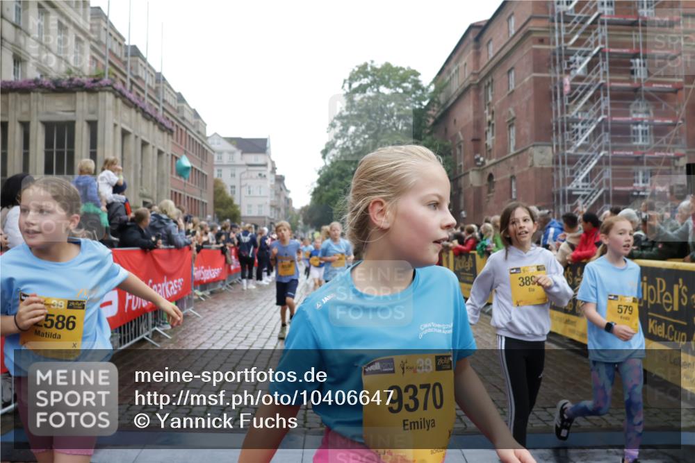 13.09.2026 - Kiel Lauf Yannick Fuchs http://msf.ph/oto/10406647 13.09.2026 08:59:17 Ziel 118, 3543, 3666, 3767, 3803, 3958, 4064, 4164, 4426, 4444, 5590, 6480, 6816, 7337, 7371, 7401, 7706, 8261, 9215, 9293, 9430, 9623, 10682, 11617, 11808, 12004, 12383, 27, 339, 512, 1119, 1348, 1848, 2725, 3242, 4026, 5106, 5201, 5629, 6151, 6573, 6883, 6896, 7028, 7223, 7407, 7739, 7916, 8261, 8944, 9773, 10211, 10292, 10334, 10821, 11201, 11252, 11386, 11575, 11924, 12517, 125, 579, 1413, 1549, 1792, 2342, 3165, 3537, 3890, 4481, 4498, 4886, 5016, 5131, 6943 meine-sportfotos.de