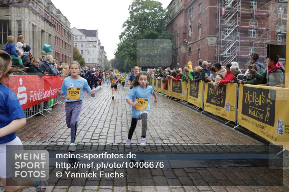 13.09.2026 - Kiel Lauf Yannick Fuchs http://msf.ph/oto/10406676 13.09.2026 08:59:21 Ziel 3543, 3767, 3803, 3958, 4064, 4164, 4426, 4444, 4498, 4886, 5131, 5590, 6480, 6816, 6944, 7337, 7371, 7401, 7706, 8069, 9293, 9358, 9430, 9623, 10682, 11189, 11395, 11617, 11808, 12004, 12383, 27, 118, 339, 512, 1119, 1848, 2725, 3242, 3543, 3666, 4026, 5106, 5629, 6151, 6883, 6896, 7028, 7223, 7739, 7916, 8261, 8944, 9215, 9773, 10211, 10292, 10334, 10821, 11201, 11386, 11575, 11924, 12517, 125, 579, 1413, 1549, 1792, 2342, 3165, 3537, 3890, 4481, 5016, 6943, 12517 meine-sportfotos.de