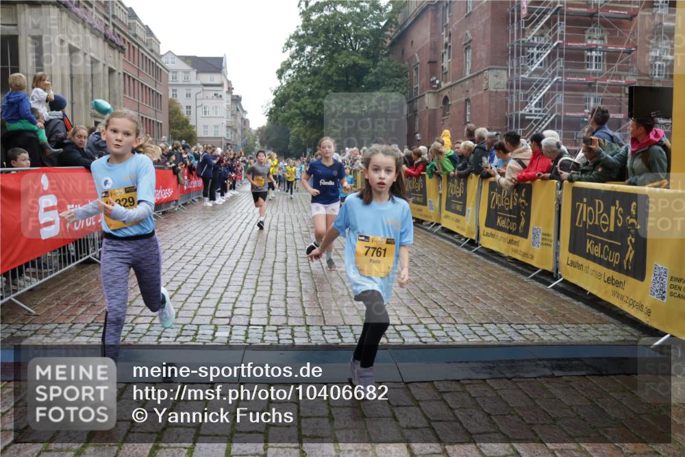 13.09.2026 - Kiel Lauf Yannick Fuchs http://msf.ph/oto/10406682 13.09.2026 08:59:21 Ziel 3543, 3767, 3803, 3958, 4064, 4164, 4426, 4444, 4498, 4886, 5131, 5590, 6480, 6816, 6944, 7337, 7371, 7401, 7706, 8069, 9293, 9358, 9430, 9623, 10682, 11189, 11395, 11617, 11808, 12004, 12383, 27, 118, 339, 512, 1119, 1848, 2725, 3242, 3543, 3666, 4026, 5106, 5629, 6151, 6883, 6896, 7028, 7223, 7739, 7916, 8261, 8944, 9215, 9773, 10211, 10292, 10334, 10821, 11201, 11386, 11575, 11924, 12517, 125, 579, 1413, 1549, 1792, 2342, 3165, 3537, 3890, 4481, 5016, 6943, 12517 meine-sportfotos.de