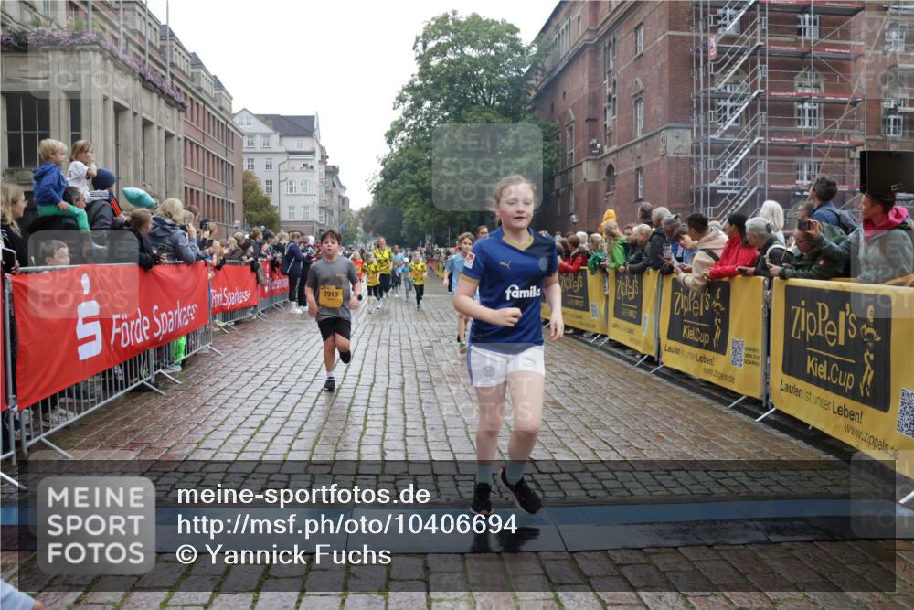 13.09.2026 - Kiel Lauf Yannick Fuchs http://msf.ph/oto/10406694 13.09.2026 08:59:22 Ziel 125, 3767, 3803, 3958, 4064, 4164, 4426, 4444, 4498, 4886, 5131, 5590, 6480, 6816, 6944, 7337, 7371, 7401, 7706, 8069, 9293, 9358, 9430, 9623, 10682, 11189, 11395, 11617, 11808, 12004, 12383, 118, 512, 1119, 1848, 2725, 3242, 3543, 3666, 4026, 5106, 5629, 6151, 6883, 6896, 7028, 7223, 7739, 7916, 8261, 8944, 9215, 10211, 10292, 10334, 10821, 11201, 11386, 11575, 11924, 12517, 579, 1413, 1549, 1792, 2342, 3165, 3537, 3890, 4481, 5016, 6943, 12517 meine-sportfotos.de