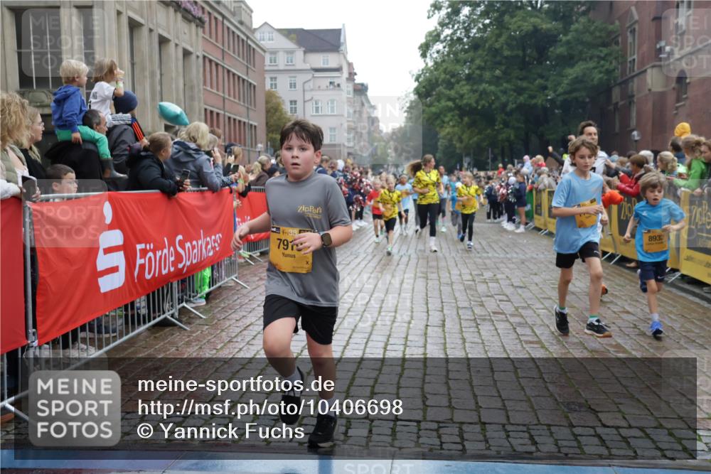 13.09.2026 - Kiel Lauf Yannick Fuchs http://msf.ph/oto/10406698 13.09.2026 08:59:23 Ziel 125, 1413, 3767, 3803, 3958, 4064, 4164, 4426, 4444, 4498, 4886, 5016, 5131, 5590, 6480, 6816, 6943, 6944, 7320, 7337, 7371, 7396, 7401, 7706, 8069, 8153, 9293, 9358, 9430, 9623, 10682, 11189, 11395, 11617, 11808, 12004, 12383, 118, 512, 1119, 1848, 2725, 3242, 3543, 3666, 4026, 5106, 5629, 6151, 6883, 6896, 7028, 7223, 7739, 7916, 8261, 8944, 9215, 10211, 10292, 10334, 10821, 11201, 11386, 11575, 11924, 579, 1549, 1792, 2342, 3165, 3537, 3890, 4481, 12517 meine-sportfotos.de