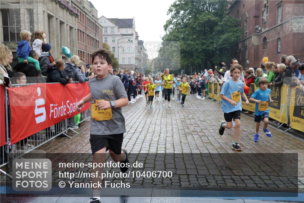 13.09.2026 - Kiel Lauf Yannick Fuchs http://msf.ph/oto/10406700 13.09.2026 08:59:23 Ziel 125, 1413, 3767, 3803, 3958, 4064, 4164, 4426, 4444, 4498, 4886, 5016, 5131, 5590, 6480, 6816, 6943, 6944, 7320, 7337, 7371, 7396, 7401, 7706, 8069, 8153, 9293, 9358, 9430, 9623, 10682, 11189, 11395, 11617, 11808, 12004, 12383, 118, 512, 1119, 1848, 2725, 3242, 3543, 3666, 4026, 5106, 5629, 6151, 6883, 6896, 7028, 7223, 7739, 7916, 8261, 8944, 9215, 10211, 10292, 10334, 10821, 11201, 11386, 11575, 11924, 579, 1549, 1792, 2342, 3165, 3537, 3890, 4481, 12517 meine-sportfotos.de