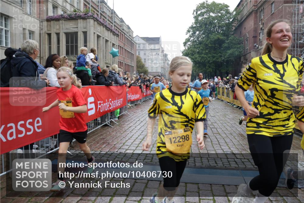 13.09.2026 - Kiel Lauf Yannick Fuchs http://msf.ph/oto/10406730 13.09.2026 08:59:27 Ziel 125, 1413, 1549, 1792, 2342, 3165, 3803, 3958, 4426, 4481, 4498, 4886, 5016, 5131, 5590, 6480, 6816, 6943, 6944, 7320, 7337, 7371, 7396, 7401, 7981, 8069, 8153, 9293, 9358, 9370, 9623, 10665, 10682, 10723, 11189, 11395, 11570, 11617, 11808, 12004, 12383, 118, 512, 1848, 2725, 3543, 3666, 3767, 4026, 4064, 4164, 4444, 5106, 5629, 6480, 6816, 6883, 6896, 7028, 7223, 7706, 7739, 7916, 8261, 8944, 9215, 9430, 9623, 10292, 10334, 10682, 11201, 11575, 28, 579, 3537, 3890, 12517 meine-sportfotos.de