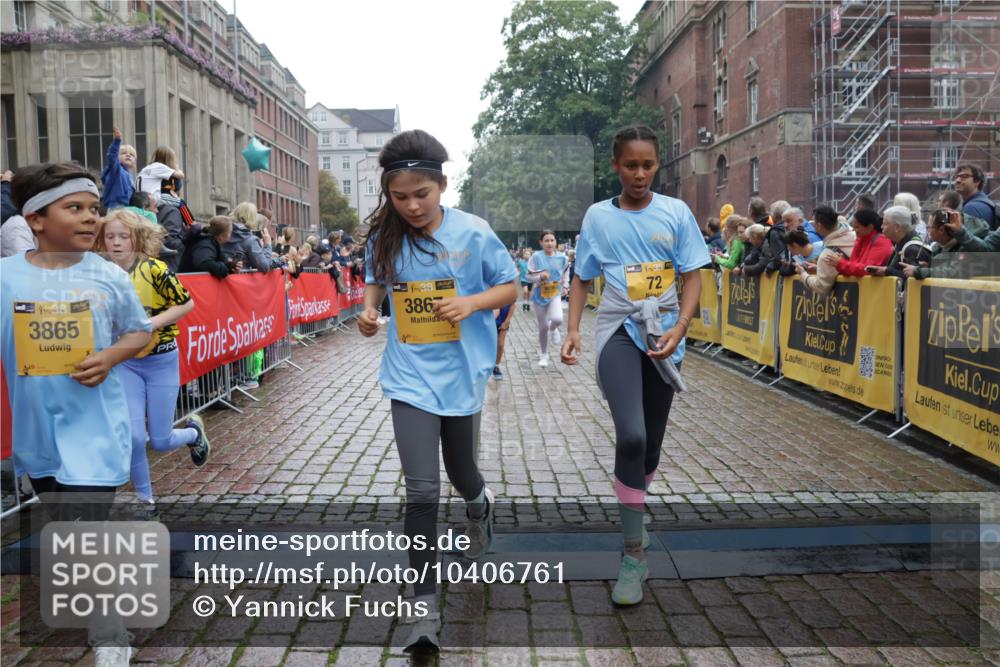 13.09.2026 - Kiel Lauf Yannick Fuchs http://msf.ph/oto/10406761 13.09.2026 08:59:30 Ziel 125, 579, 1413, 1549, 1792, 2342, 3165, 3537, 3803, 3890, 3958, 4426, 4481, 4498, 4886, 5016, 5131, 5590, 6943, 6944, 7320, 7337, 7371, 7396, 7401, 7981, 8069, 8153, 8530, 9293, 9358, 9370, 9394, 10665, 10723, 11189, 11395, 11570, 11617, 12004, 12383, 12586, 118, 512, 1848, 2725, 3543, 3666, 3767, 3803, 4026, 4064, 4164, 4426, 4444, 5106, 5629, 6480, 6816, 6883, 7028, 7223, 7401, 7706, 7739, 7916, 8261, 8944, 9215, 9293, 9430, 9623, 10334, 10682, 11201, 11575, 11617, 28 meine-sportfotos.de