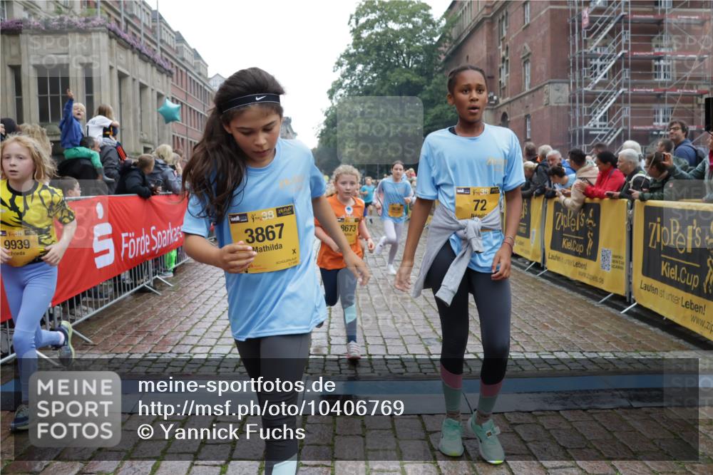 13.09.2026 - Kiel Lauf Yannick Fuchs http://msf.ph/oto/10406769 13.09.2026 08:59:30 Ziel 125, 579, 1413, 1549, 1792, 2342, 3165, 3537, 3803, 3890, 3958, 4426, 4481, 4498, 4886, 5016, 5131, 5590, 6943, 6944, 7320, 7337, 7371, 7396, 7401, 7981, 8069, 8153, 8530, 9293, 9358, 9370, 9394, 10665, 10723, 11189, 11395, 11570, 11617, 12004, 12383, 12586, 118, 512, 1848, 2725, 3543, 3666, 3767, 3803, 4026, 4064, 4164, 4426, 4444, 5106, 5629, 6480, 6816, 6883, 7028, 7223, 7401, 7706, 7739, 7916, 8261, 8944, 9215, 9293, 9430, 9623, 10334, 10682, 11201, 11575, 11617, 28 meine-sportfotos.de