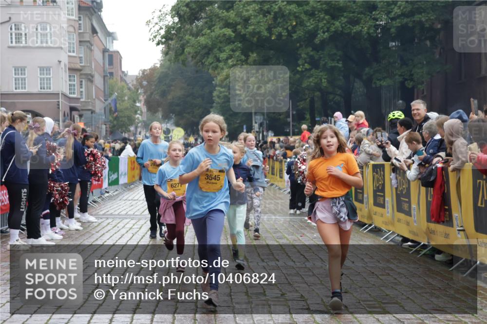 13.09.2026 - Kiel Lauf Yannick Fuchs http://msf.ph/oto/10406824 13.09.2026 08:59:38 Ziel 579, 621, 1413, 1549, 1792, 2342, 2906, 3165, 3537, 3890, 4481, 5016, 6943, 7320, 7396, 7919, 7981, 8153, 8530, 8932, 9151, 9370, 9394, 10665, 10723, 11364, 11570, 11980, 12329, 12586, 118, 125, 512, 1413, 1848, 3543, 3666, 3767, 3803, 3958, 4026, 4064, 4164, 4426, 4444, 4498, 4886, 5016, 5131, 5590, 6480, 6816, 6943, 6944, 7028, 7320, 7337, 7371, 7396, 7401, 7706, 8069, 8153, 8261, 9215, 9293, 9358, 9430, 9623, 10682, 11189, 11395, 11575, 11617, 12004, 12383, 28 meine-sportfotos.de