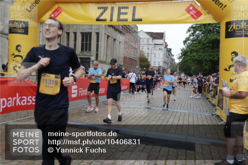 13.09.2026 - Kiel Lauf Yannick Fuchs http://msf.ph/oto/10406831 13.09.2026 10:33:08 Ziel 1327, 3997, 6988, 7030, 8280, 10181, 10552, 10773, 32, 342, 870, 875, 1393, 1467, 1612, 1801, 3327, 4393, 4963, 5721, 6337, 7471, 7650, 8033, 8621, 8683, 9123, 9222, 9879, 10338, 11597, 12353, 12728, 864, 1331, 1525, 1979, 2824, 3991, 4929, 5197, 5274, 5907, 6537, 6775, 7709, 9411, 9891, 9975, 10331, 10448, 11063, 11754, 12277, 12339, 1393, 3170, 4236, 4512, 8033, 8683, 9123, 11299, 11319, 12071, 12367 meine-sportfotos.de
