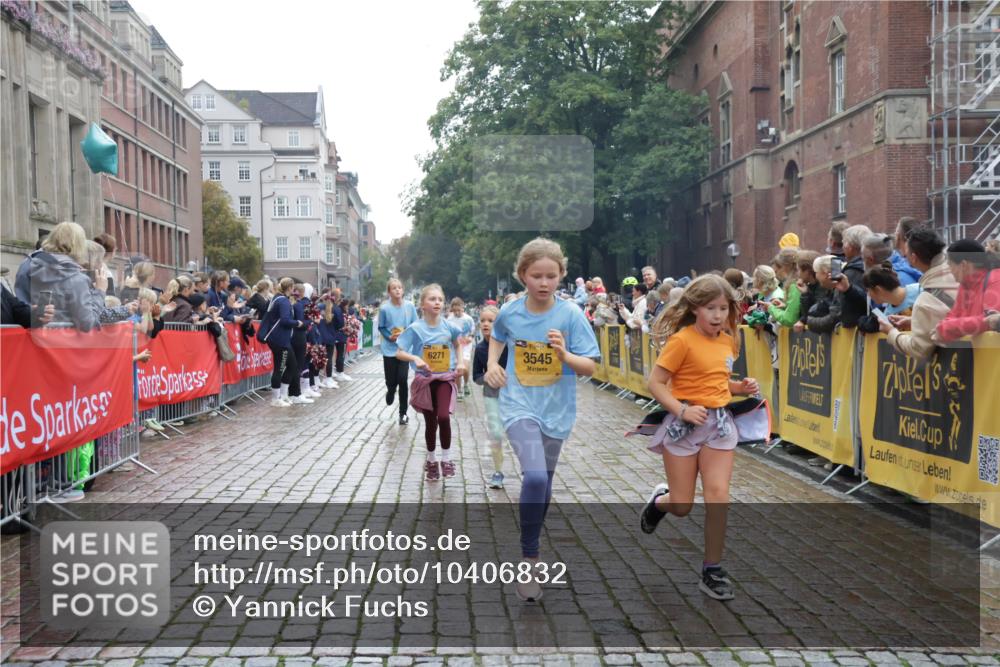 13.09.2026 - Kiel Lauf Yannick Fuchs http://msf.ph/oto/10406832 13.09.2026 08:59:40 Ziel 533, 579, 621, 1549, 2342, 2906, 2962, 3537, 3890, 4481, 7919, 7981, 8530, 8932, 9151, 9370, 9394, 10665, 10723, 11364, 11570, 11980, 12298, 12329, 12586, 118, 125, 1413, 1549, 1792, 2342, 3165, 3543, 3666, 3767, 3803, 3958, 4026, 4064, 4164, 4426, 4444, 4498, 4886, 5016, 5131, 5590, 6480, 6816, 6943, 6944, 7028, 7320, 7337, 7371, 7396, 7401, 7706, 8069, 8153, 8261, 9215, 9293, 9358, 9430, 9623, 10682, 10723, 11189, 11395, 11617, 12004, 12383, 28 meine-sportfotos.de