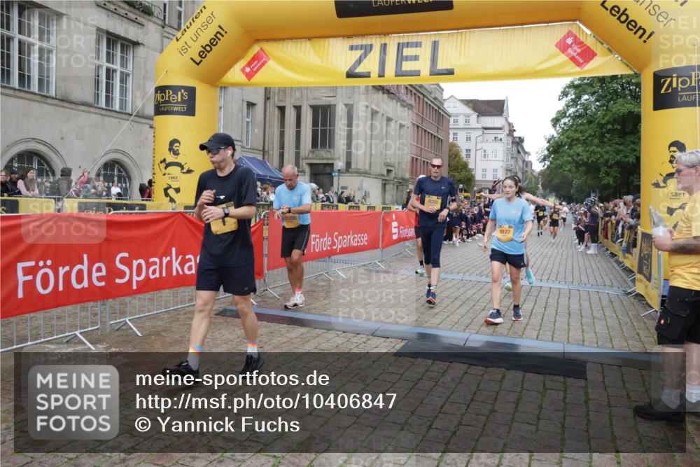 13.09.2026 - Kiel Lauf Yannick Fuchs http://msf.ph/oto/10406847 13.09.2026 10:33:10 Ziel 1327, 3997, 5907, 6988, 7030, 8280, 10181, 10552, 10773, 11754, 12277, 32, 342, 870, 875, 1393, 1467, 1612, 1801, 3327, 4393, 4963, 5721, 6337, 7471, 7650, 8621, 8683, 9222, 9879, 10338, 11597, 12353, 12728, 813, 864, 1331, 1525, 1979, 2824, 3991, 4929, 5197, 5274, 6537, 6775, 7709, 9411, 9891, 9975, 10331, 10448, 11063, 12339, 1393, 3170, 4236, 4512, 8033, 8683, 9123, 11299, 11319, 12071 meine-sportfotos.de
