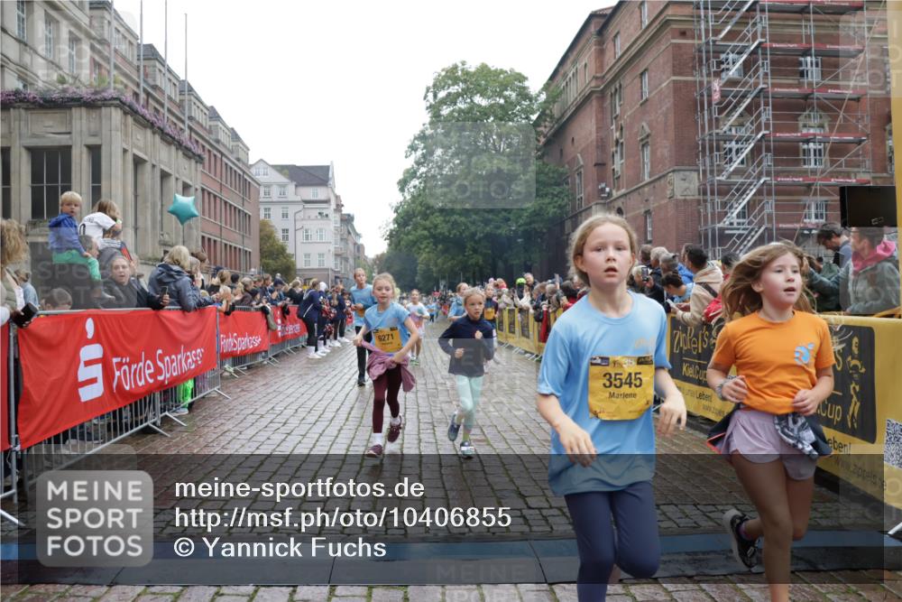 13.09.2026 - Kiel Lauf Yannick Fuchs http://msf.ph/oto/10406855 13.09.2026 08:59:41 Ziel 533, 579, 621, 2906, 2962, 3537, 3865, 3867, 3890, 4481, 7919, 7981, 8530, 8673, 8932, 9151, 9370, 9394, 9939, 10665, 11364, 11570, 11980, 12298, 12329, 12586, 118, 125, 1413, 1549, 1792, 2342, 3165, 3543, 3666, 3767, 3803, 3958, 4026, 4064, 4164, 4426, 4444, 4481, 4498, 4886, 5016, 5131, 5590, 6480, 6816, 6943, 6944, 7028, 7320, 7337, 7371, 7396, 7401, 7706, 7981, 8069, 8153, 8261, 9215, 9293, 9358, 9430, 9623, 10665, 10682, 10723, 11189, 11395, 11617, 12004, 12383, 28 meine-sportfotos.de