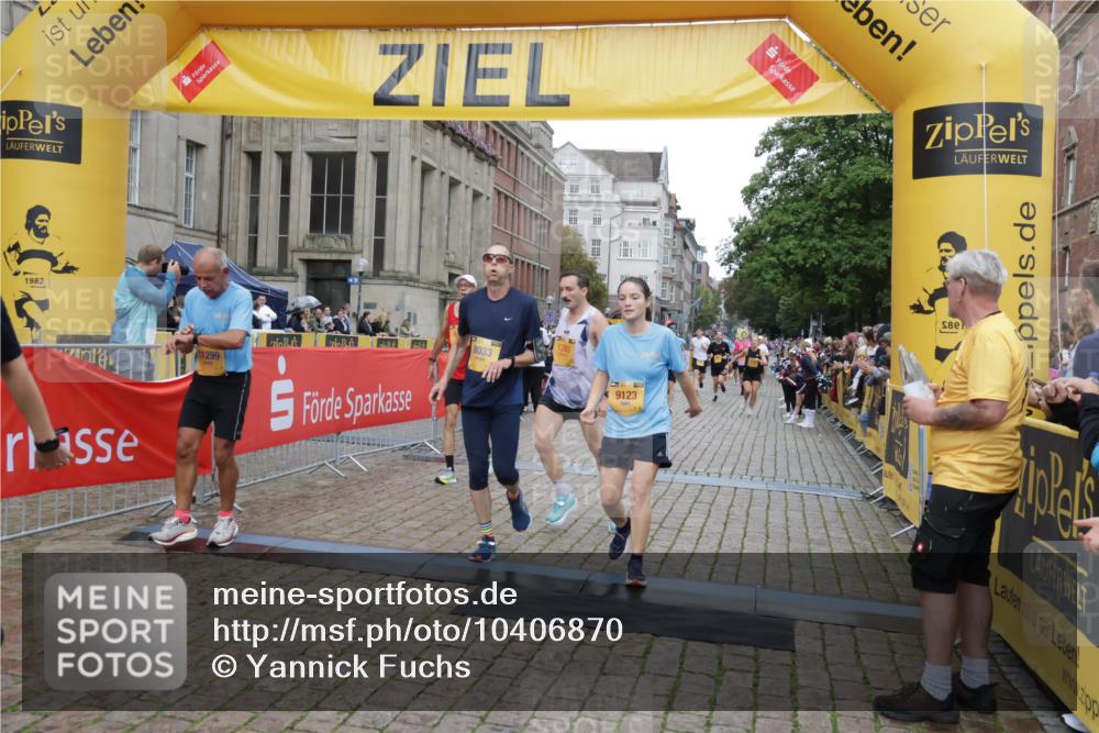 13.09.2026 - Kiel Lauf Yannick Fuchs http://msf.ph/oto/10406870 13.09.2026 10:33:10 Ziel 1327, 3997, 5907, 6988, 7030, 8280, 10181, 10552, 10773, 11754, 12277, 32, 342, 870, 875, 1393, 1467, 1612, 1801, 3327, 4393, 4963, 5721, 6337, 7471, 7650, 8621, 8683, 9222, 9879, 10338, 11597, 12353, 12728, 813, 864, 1331, 1525, 1979, 2824, 3991, 4929, 5197, 5274, 6537, 6775, 7709, 9411, 9891, 9975, 10331, 10448, 11063, 12339, 1393, 3170, 4236, 4512, 8033, 8683, 9123, 11299, 11319, 12071 meine-sportfotos.de