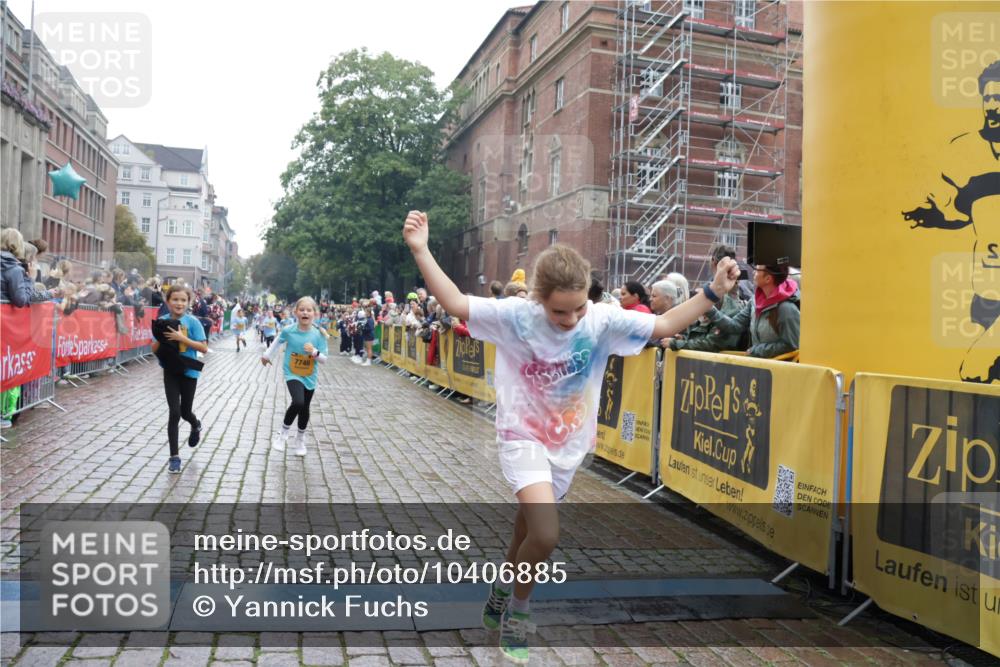 13.09.2026 - Kiel Lauf Yannick Fuchs http://msf.ph/oto/10406885 13.09.2026 08:59:45 Ziel 28, 533, 621, 2906, 2962, 3537, 3865, 3867, 7919, 8530, 8673, 8932, 9036, 9151, 9394, 9939, 11364, 11980, 12298, 12329, 125, 579, 1413, 1549, 1792, 2342, 3165, 3537, 3543, 3666, 3767, 3803, 3890, 3958, 4064, 4164, 4426, 4444, 4481, 4498, 4886, 5016, 5131, 5590, 6480, 6816, 6943, 6944, 7320, 7337, 7371, 7396, 7401, 7706, 7981, 8069, 8153, 8530, 9293, 9358, 9370, 9394, 9430, 9623, 10665, 10682, 10723, 11189, 11395, 11570, 11617, 12004, 12383, 12586, 7746, 3543 meine-sportfotos.de