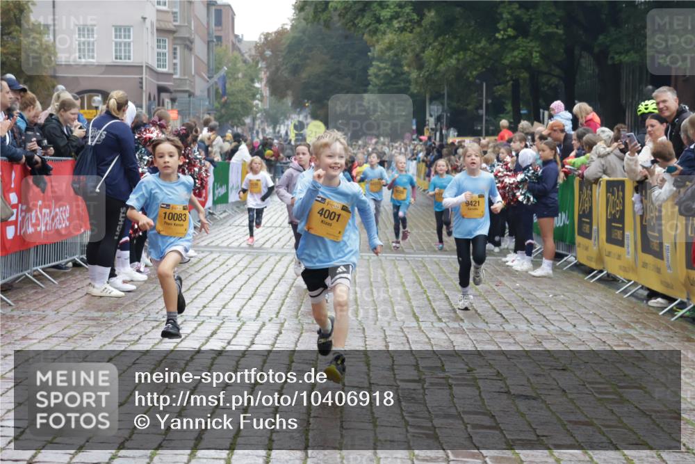 13.09.2026 - Kiel Lauf Yannick Fuchs http://msf.ph/oto/10406918 13.09.2026 08:59:48 Ziel 28, 533, 621, 2789, 2906, 2962, 3865, 3867, 7919, 8673, 8932, 9036, 9151, 9939, 11980, 12298, 12329, 125, 579, 1413, 1549, 1792, 2342, 3165, 3537, 3767, 3803, 3890, 3958, 4064, 4164, 4426, 4444, 4481, 4498, 4886, 5016, 5131, 5590, 6480, 6816, 6943, 6944, 7320, 7337, 7371, 7396, 7401, 7706, 7981, 8069, 8153, 8530, 9151, 9293, 9358, 9370, 9394, 9430, 9623, 10665, 10682, 10723, 11189, 11364, 11395, 11570, 11617, 12004, 12383, 12586, 4001, 7746, 9421, 10083, 3543 meine-sportfotos.de