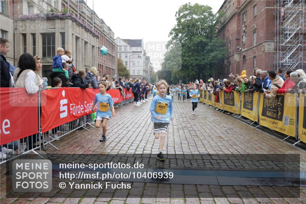 13.09.2026 - Kiel Lauf Yannick Fuchs http://msf.ph/oto/10406939 13.09.2026 08:59:49 Ziel 28, 533, 621, 2789, 2906, 2962, 3865, 3867, 7919, 8673, 8932, 9036, 9939, 11980, 12298, 12329, 125, 579, 1413, 1549, 1792, 2342, 3165, 3537, 3767, 3803, 3890, 3958, 4064, 4164, 4426, 4444, 4481, 4498, 4886, 5016, 5131, 5590, 6480, 6816, 6943, 6944, 7320, 7337, 7371, 7396, 7401, 7706, 7981, 8069, 8153, 8530, 9151, 9293, 9358, 9370, 9394, 9430, 9623, 10665, 10682, 10723, 11189, 11364, 11395, 11570, 11617, 12004, 12383, 12586, 4001, 7746, 9421, 10083, 3543 meine-sportfotos.de