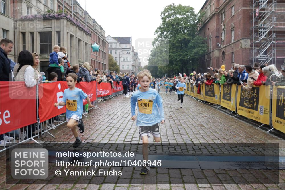 13.09.2026 - Kiel Lauf Yannick Fuchs http://msf.ph/oto/10406946 13.09.2026 08:59:50 Ziel 28, 533, 621, 2789, 2906, 2962, 3865, 3867, 7919, 8673, 8932, 9036, 9939, 11980, 12298, 12329, 125, 579, 1413, 1549, 1792, 2342, 3165, 3537, 3767, 3803, 3890, 3958, 4164, 4426, 4444, 4481, 4498, 4886, 5016, 5131, 5590, 6480, 6816, 6943, 6944, 7320, 7337, 7371, 7396, 7401, 7706, 7981, 8069, 8153, 8530, 8932, 9151, 9293, 9358, 9370, 9394, 9623, 10665, 10682, 10723, 11189, 11364, 11395, 11570, 11617, 11980, 12004, 12329, 12383, 12586, 4001, 7746, 9003, 9421, 10083, 3543 meine-sportfotos.de