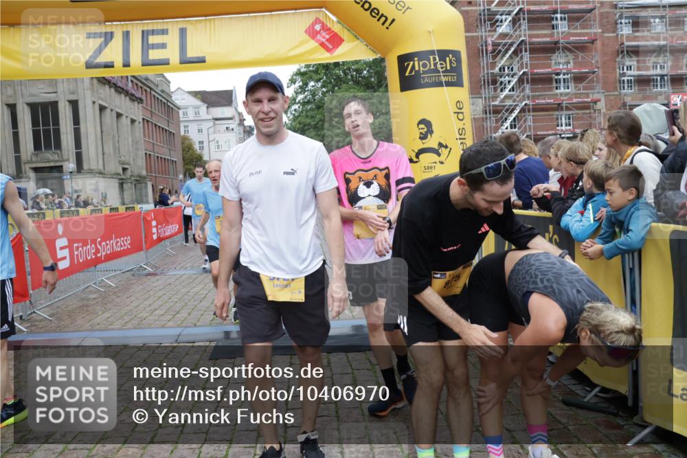 13.09.2026 - Kiel Lauf Yannick Fuchs http://msf.ph/oto/10406970 13.09.2026 10:33:20 Ziel 864, 1327, 1331, 1525, 1979, 2824, 3991, 4929, 5197, 5274, 5907, 6537, 7030, 7709, 8280, 9411, 9891, 9975, 10331, 10448, 10773, 11063, 11754, 12277, 12339, 32, 342, 1327, 1467, 3327, 3997, 4393, 6337, 6988, 7030, 9222, 9879, 10181, 10338, 10552, 11597, 12728, 435, 446, 813, 1958, 2073, 2775, 3323, 3799, 3924, 5961, 6080, 6569, 6775, 8225, 8641, 8938, 8940, 10984, 11289, 12729, 342, 870, 875, 1612, 1801, 4393, 4963, 5721, 6337, 7471, 7650, 8621, 10338, 11597, 12353 meine-sportfotos.de