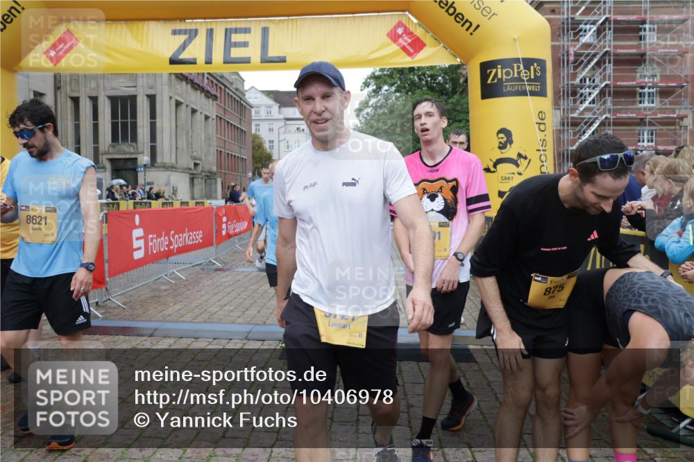 13.09.2026 - Kiel Lauf Yannick Fuchs http://msf.ph/oto/10406978 13.09.2026 10:33:20 Ziel 864, 1327, 1331, 1525, 1979, 2824, 3991, 4929, 5197, 5274, 5907, 6537, 7030, 7709, 8280, 9411, 9891, 9975, 10331, 10448, 10773, 11063, 11754, 12277, 12339, 32, 342, 1327, 1467, 3327, 3997, 4393, 6337, 6988, 7030, 9222, 9879, 10181, 10338, 10552, 11597, 12728, 435, 446, 813, 1958, 2073, 2775, 3323, 3799, 3924, 5961, 6080, 6569, 6775, 8225, 8641, 8938, 8940, 10984, 11289, 12729, 342, 870, 875, 1612, 1801, 4393, 4963, 5721, 6337, 7471, 7650, 8621, 10338, 11597, 12353 meine-sportfotos.de