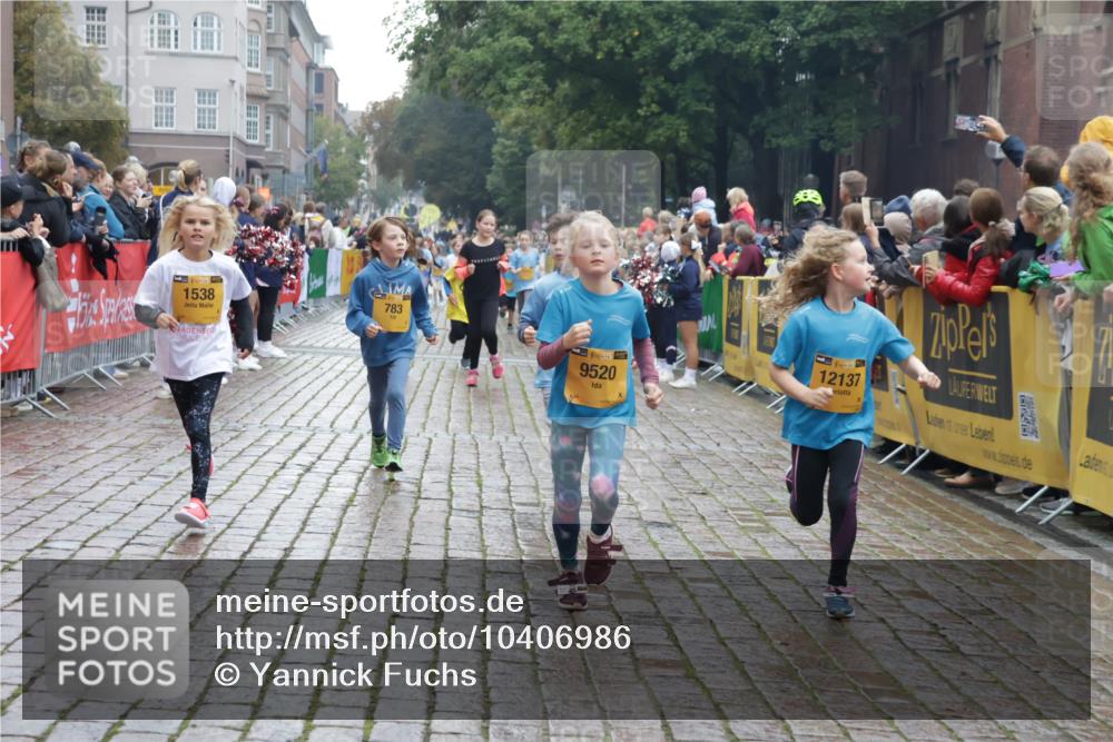 13.09.2026 - Kiel Lauf Yannick Fuchs http://msf.ph/oto/10406986 13.09.2026 08:59:53 Ziel 28, 533, 621, 1871, 2789, 2906, 2962, 3545, 3568, 3865, 3867, 6271, 7919, 8673, 9036, 9939, 12298, 125, 579, 621, 1413, 1549, 1792, 2342, 2906, 3165, 3537, 3803, 3890, 3958, 4426, 4481, 4498, 4886, 5016, 5131, 5590, 6943, 6944, 7320, 7337, 7371, 7396, 7401, 7919, 7981, 8069, 8153, 8530, 8932, 9151, 9293, 9358, 9370, 9394, 10665, 10723, 11189, 11364, 11395, 11570, 11617, 11980, 12004, 12329, 12383, 12586, 783, 1538, 4001, 4793, 7746, 9003, 9421, 9520, 10083, 3543 meine-sportfotos.de