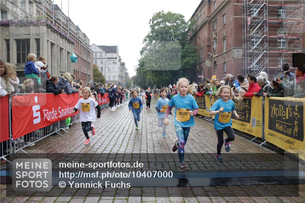 13.09.2026 - Kiel Lauf Yannick Fuchs http://msf.ph/oto/10407000 13.09.2026 08:59:54 Ziel 28, 533, 1871, 2789, 2962, 3545, 3568, 3865, 3867, 6271, 8673, 9036, 9939, 12298, 125, 533, 579, 621, 1413, 1549, 1792, 2342, 2906, 2962, 3165, 3537, 3803, 3890, 3958, 4426, 4481, 4498, 4886, 5016, 5131, 5590, 6943, 6944, 7320, 7337, 7371, 7396, 7401, 7919, 7981, 8069, 8153, 8530, 8932, 9151, 9293, 9358, 9370, 9394, 10665, 10723, 11189, 11364, 11395, 11570, 11617, 11980, 12004, 12329, 12383, 12586, 783, 1538, 4001, 4793, 7746, 9003, 9421, 9520, 10083 meine-sportfotos.de