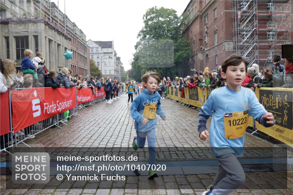 13.09.2026 - Kiel Lauf Yannick Fuchs http://msf.ph/oto/10407020 13.09.2026 08:59:56 Ziel 28, 780, 1871, 2789, 2918, 3545, 3568, 3865, 3867, 6271, 7624, 8673, 8692, 9036, 9939, 125, 533, 579, 621, 1413, 1549, 1792, 2342, 2906, 2962, 3165, 3537, 3865, 3867, 3890, 3958, 4481, 4498, 4886, 5016, 5131, 5590, 6943, 6944, 7320, 7337, 7371, 7396, 7919, 7981, 8069, 8153, 8530, 8673, 8932, 9151, 9358, 9370, 9394, 9939, 10665, 10723, 11189, 11364, 11395, 11570, 11980, 12004, 12298, 12329, 12383, 12586, 65, 783, 1538, 4001, 4793, 4821, 7746, 9003, 9421, 9520, 10083, 12662 meine-sportfotos.de