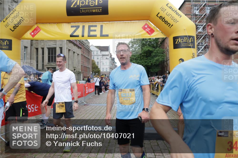 13.09.2026 - Kiel Lauf Yannick Fuchs http://msf.ph/oto/10407021 13.09.2026 10:33:25 Ziel 813, 864, 1331, 1525, 1979, 2824, 3991, 4929, 5197, 5274, 5907, 6537, 6775, 7709, 9411, 9891, 9975, 10331, 10448, 11063, 12339, 32, 1327, 1467, 3327, 3997, 5907, 6988, 7030, 8280, 9222, 9879, 10181, 10552, 10773, 11754, 12277, 435, 446, 1958, 2073, 2775, 3323, 3799, 3924, 4776, 5961, 6080, 6569, 6973, 7372, 8225, 8641, 8896, 8938, 8940, 10984, 11289, 11707, 12729, 32, 342, 3327, 4393, 4963, 6337, 7471, 7650, 9879, 10338, 11597 meine-sportfotos.de