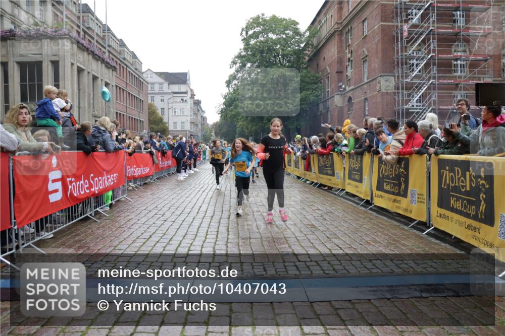 13.09.2026 - Kiel Lauf Yannick Fuchs http://msf.ph/oto/10407043 13.09.2026 08:59:58 Ziel 780, 1871, 2789, 2918, 3545, 3568, 6271, 7624, 7746, 8692, 12371, 28, 125, 533, 579, 621, 1413, 1549, 1792, 2342, 2906, 2962, 3165, 3537, 3865, 3867, 3890, 4481, 4498, 4886, 5016, 5131, 6943, 6944, 7320, 7396, 7919, 7981, 8069, 8153, 8530, 8673, 8932, 9036, 9151, 9358, 9370, 9394, 9939, 10665, 10723, 11189, 11364, 11395, 11570, 11980, 12298, 12329, 12586, 65, 783, 1538, 2513, 4001, 4661, 4793, 4821, 9003, 9421, 9520, 10083, 12662 meine-sportfotos.de
